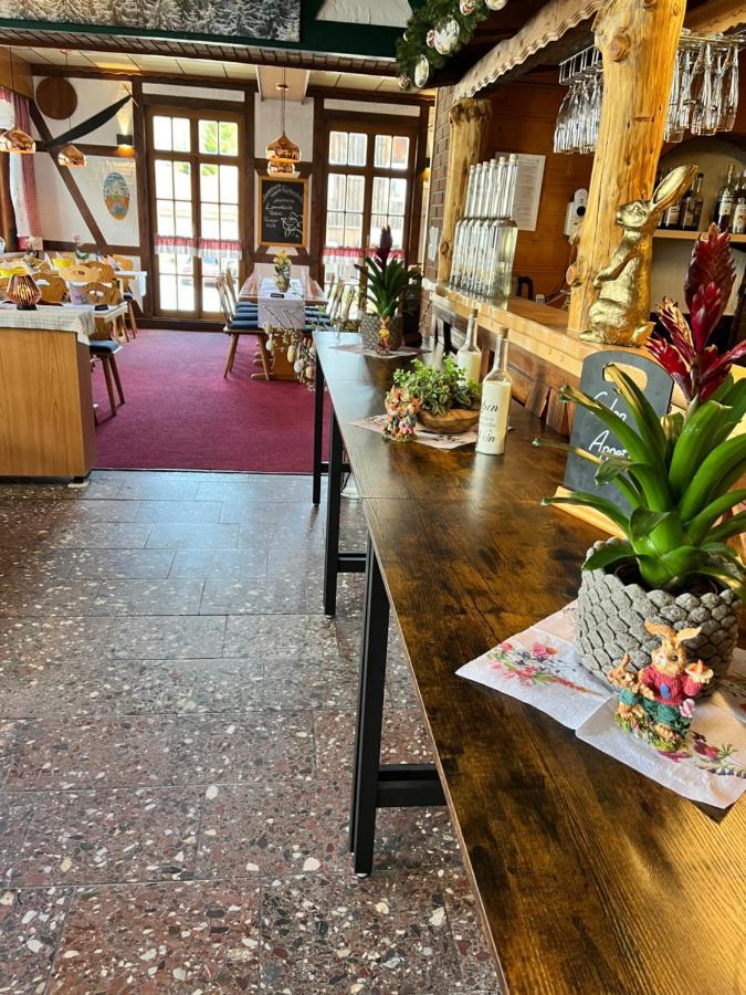 Gasthof & Pension "Schwarzer Adler" Masserberg Bagian luar foto