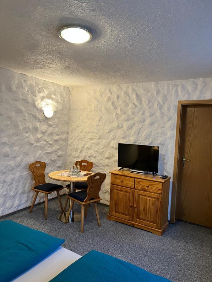 Gasthof & Pension "Schwarzer Adler" Masserberg Bagian luar foto