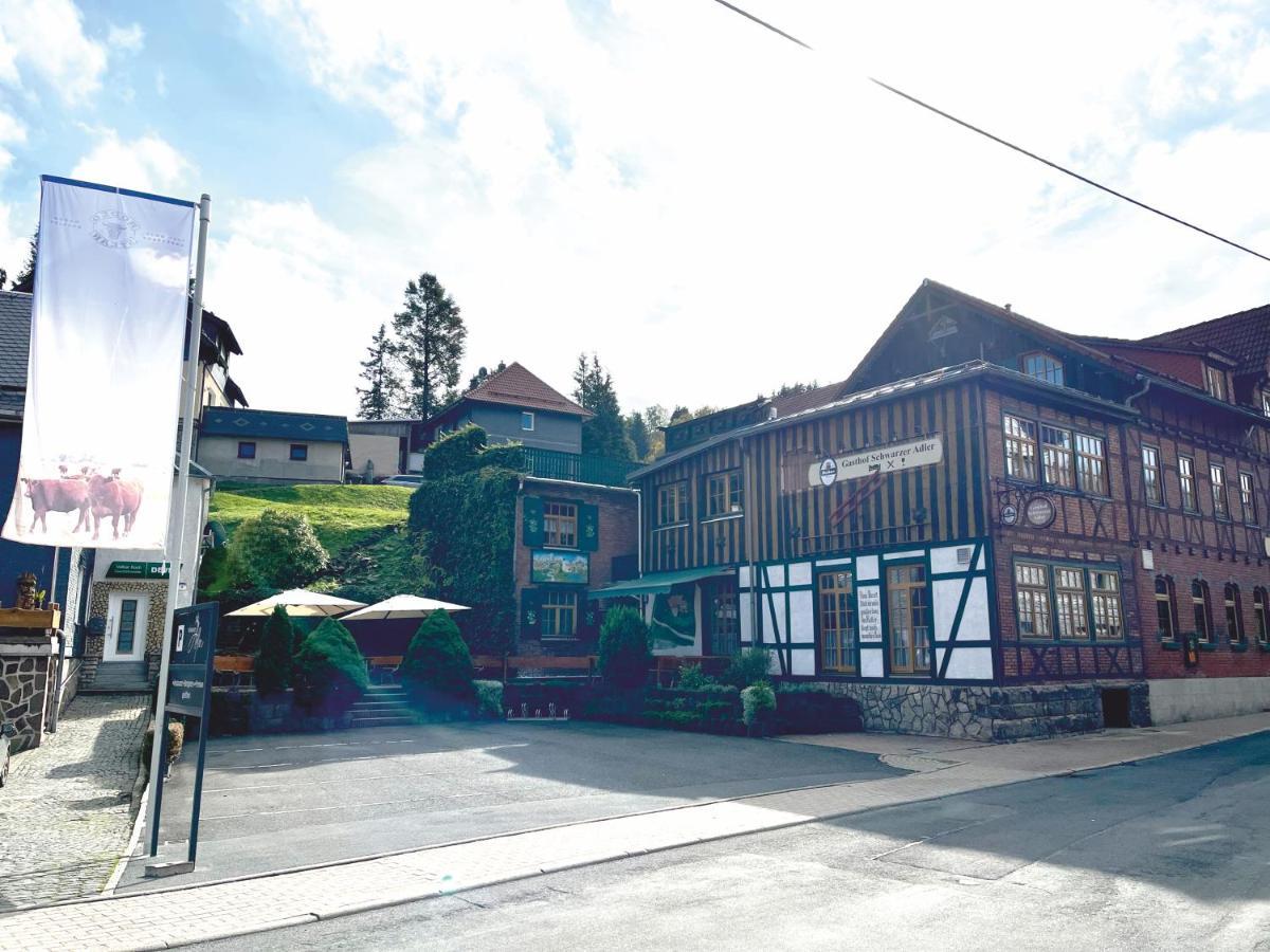 Gasthof & Pension "Schwarzer Adler" Masserberg Bagian luar foto