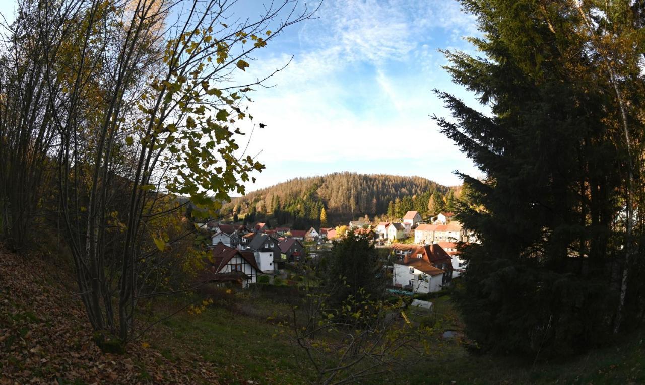 Gasthof & Pension "Schwarzer Adler" Masserberg Bagian luar foto